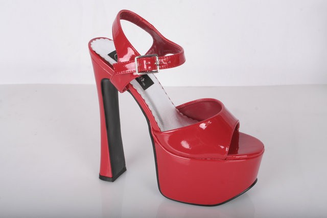 Hohe Plateau Sandalette von Pleaser