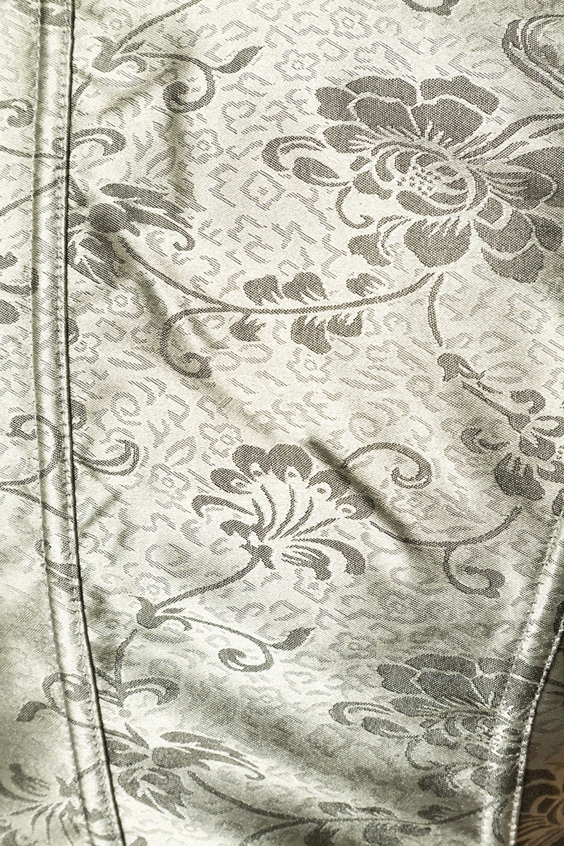 Premium Dirndl aus edlem Jacquard Stoff