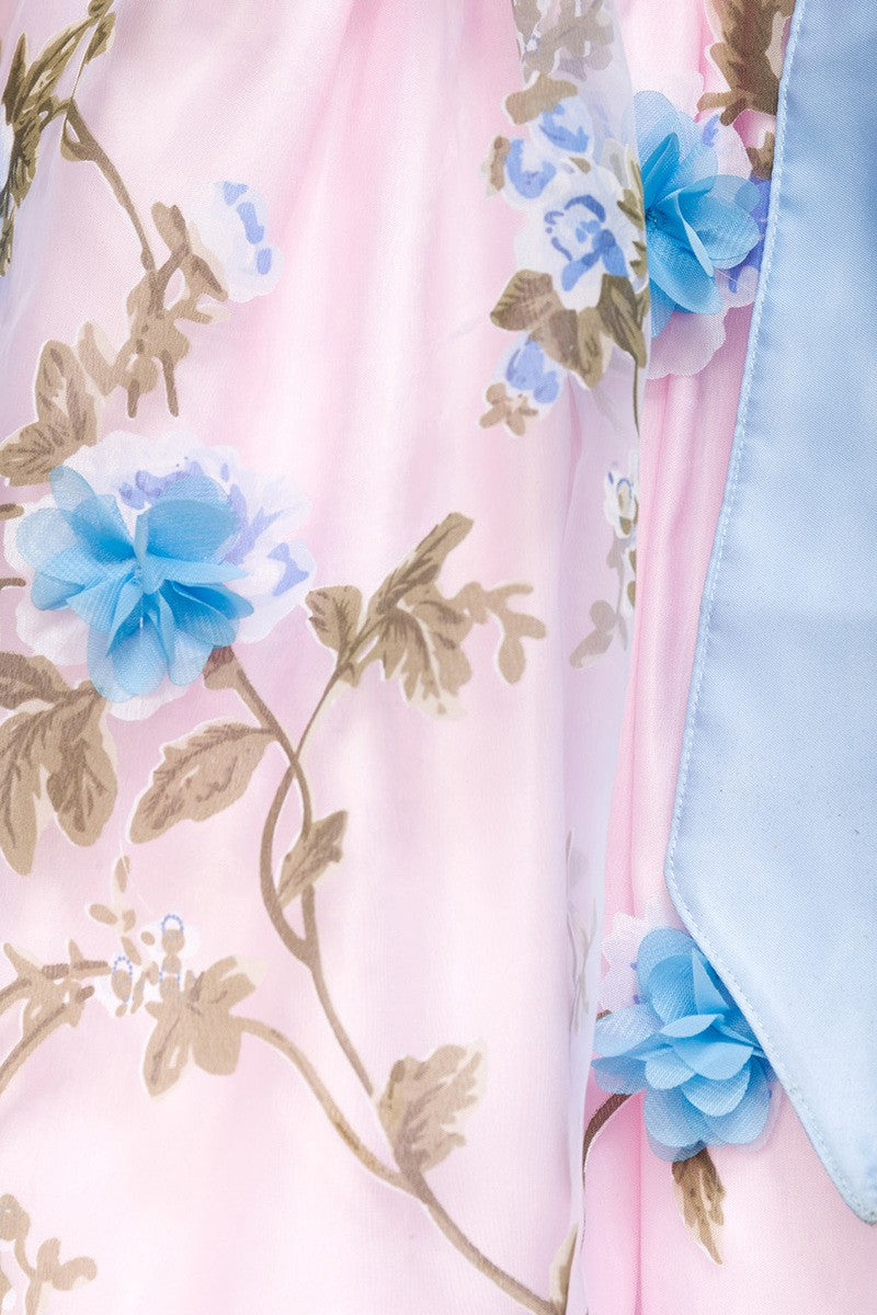 Dirndl mit Blumenschürze