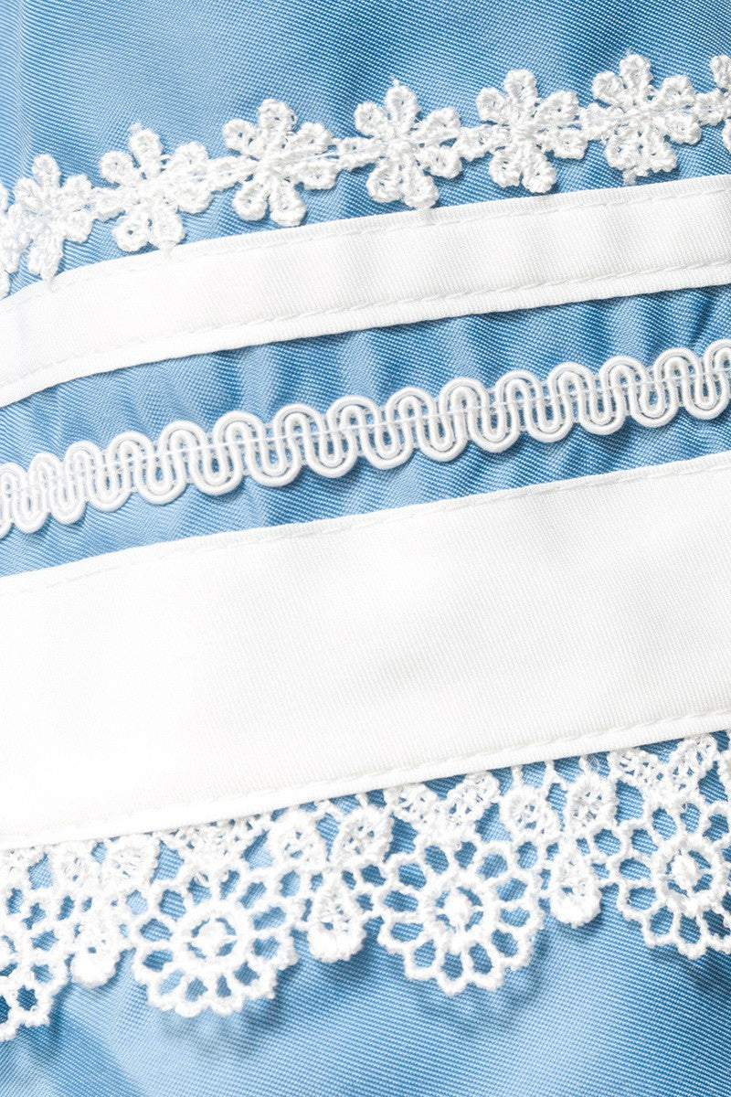 Romatisches Blümchen-Dirndl