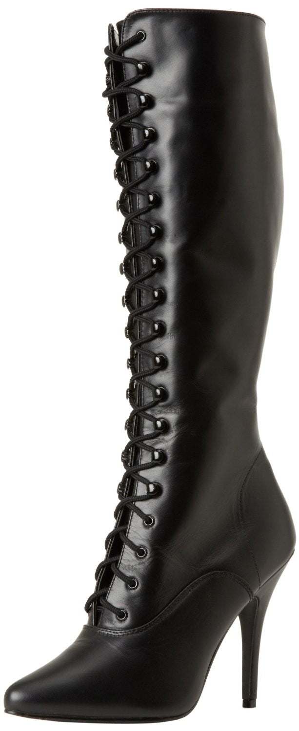 Stiefel mit Schnürung