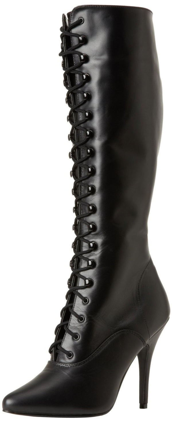 Stiefel mit Schnürung