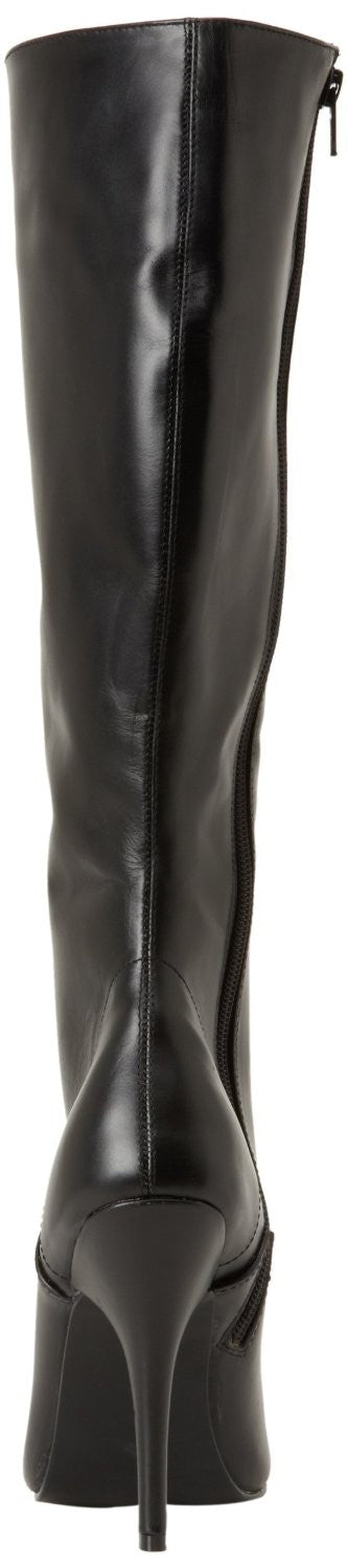 Stiefel mit Schnürung