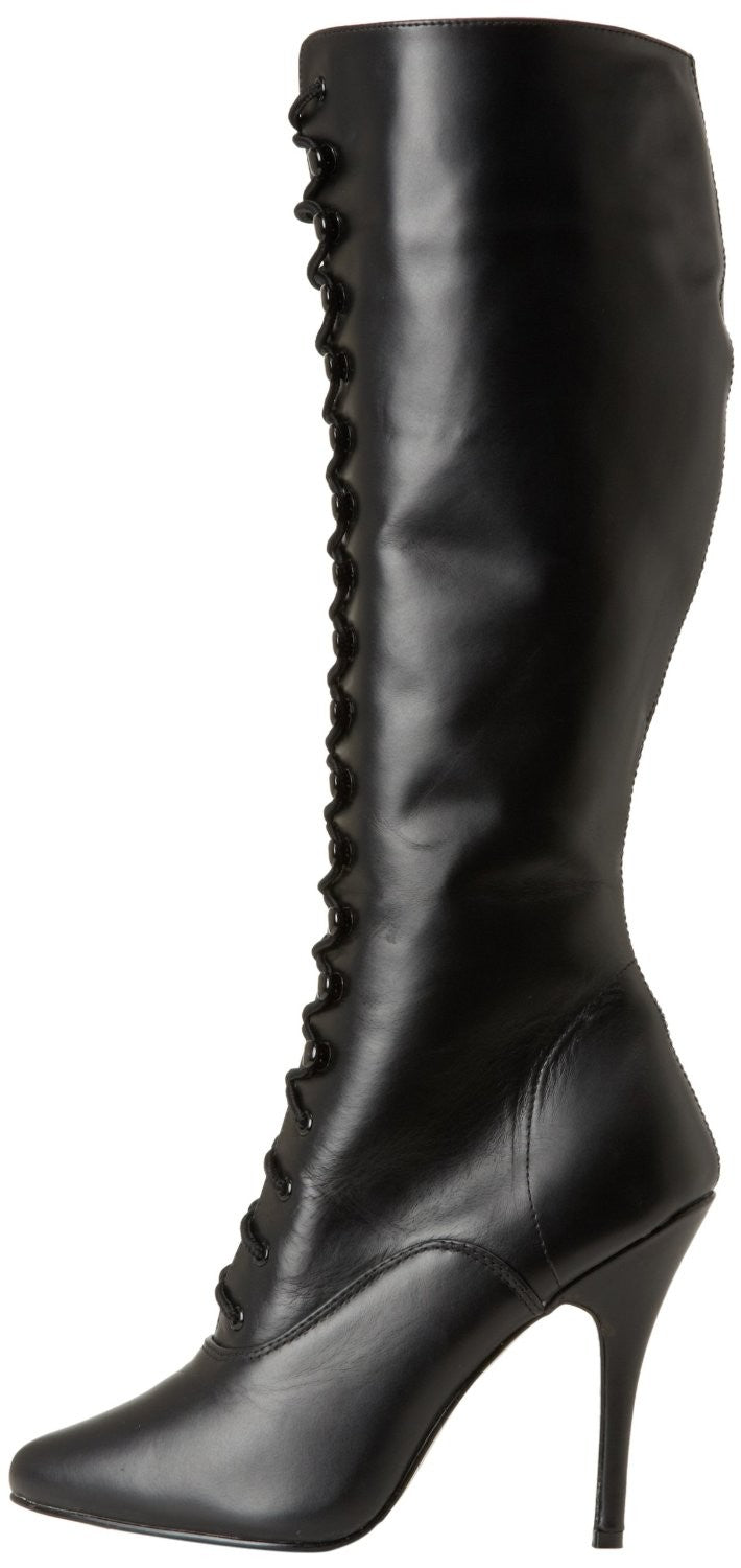 Stiefel mit Schnürung